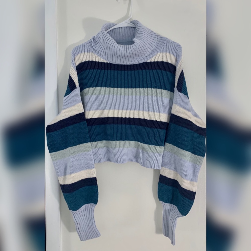 Blue crop sweater